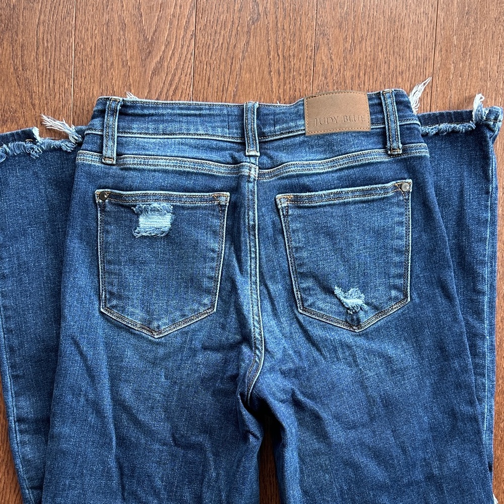 Judy Blue Dark Wash Distressed Jeans - Picture 4 of 4